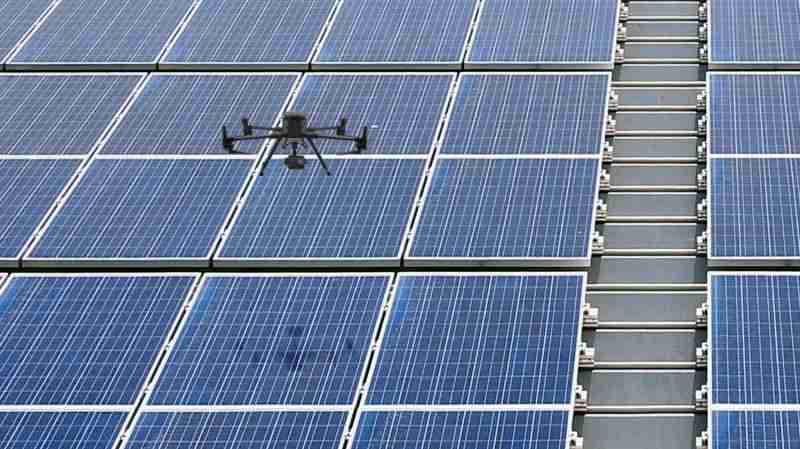 糖果派对以无人机搭配IR Sensor热显像技术进行全方面模块健检，，有效降低人力成本并提升发电量