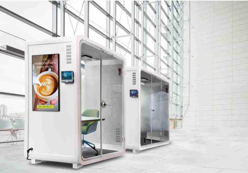 糖果派对子公司达擎之智慧行动办公舱，，，采用PDLC智能调光玻璃设计，，，透过通电与断电的电流切换，，呈现透明与雾面效果，，具节能降耗特性并兼顾隐私，，，，确保信息安全