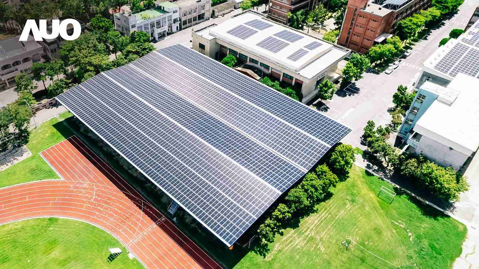 糖果派对SunSteel光电整合型浪板具备快速安装、、、、轻量化优势,,可提升15%发电效能,,,,通过国际IEC与台湾VPC认证安全、、、、防漏、、耐候标准